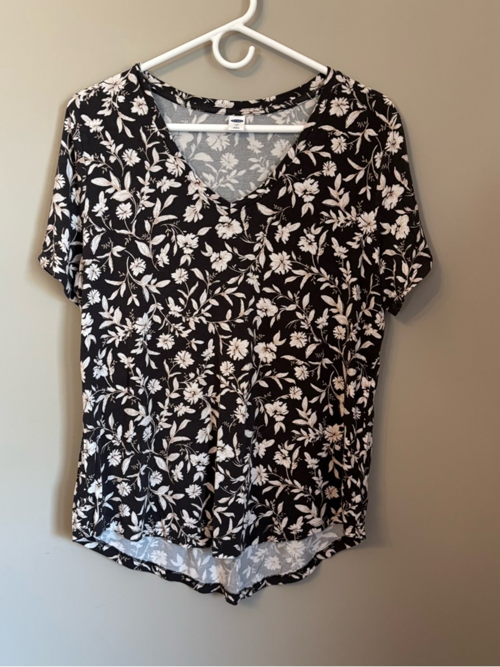 Old Navy Luxe Brown Floral Short Sleeve Top Size L | Soft Stretch V-Neck